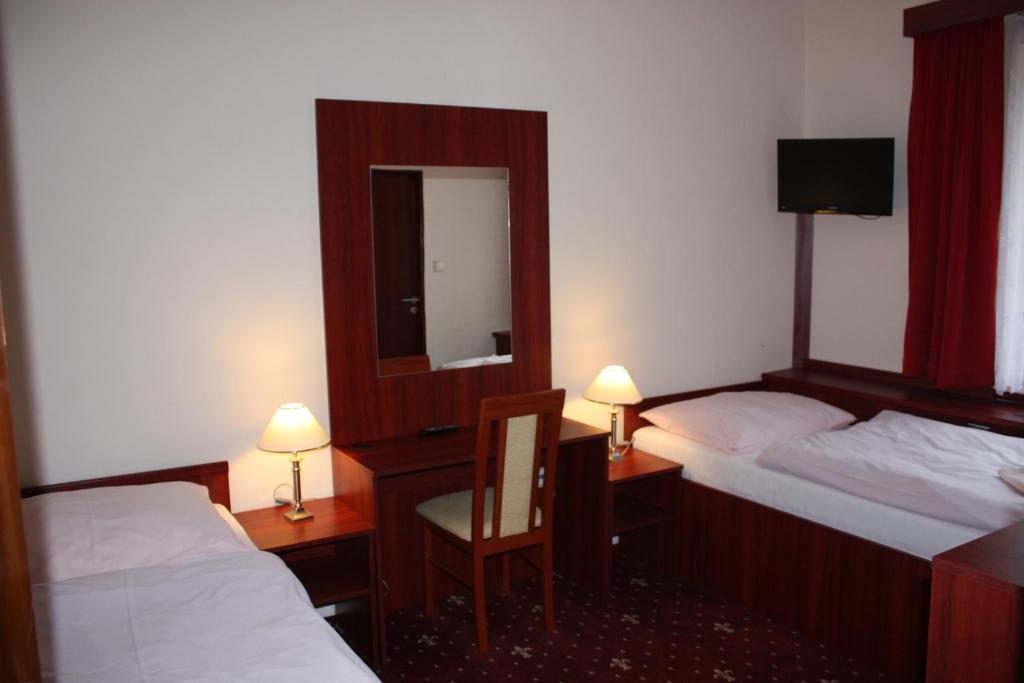 Hotel Hynek Nachod Luaran gambar
